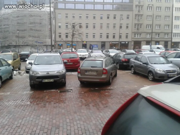 Wieś parkuje tak