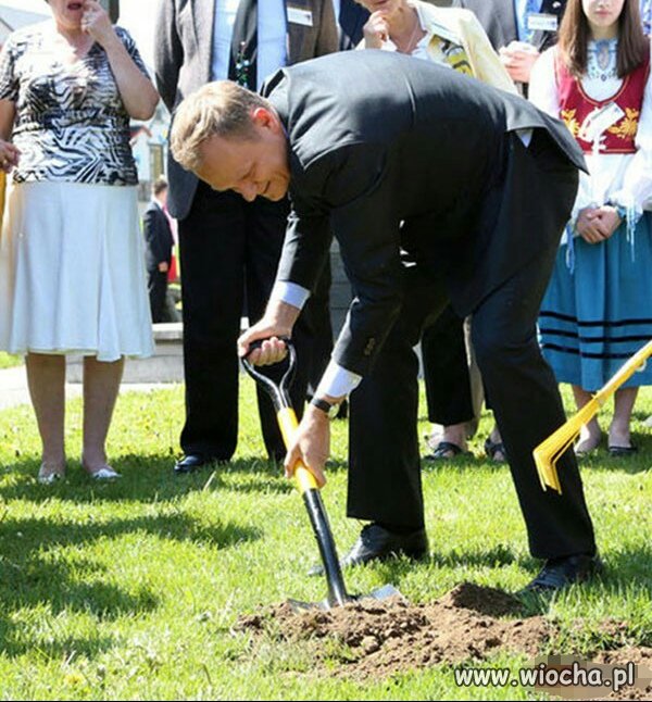 Kilka lat wcześniej, Oświęcim, gdzieś przy drodze