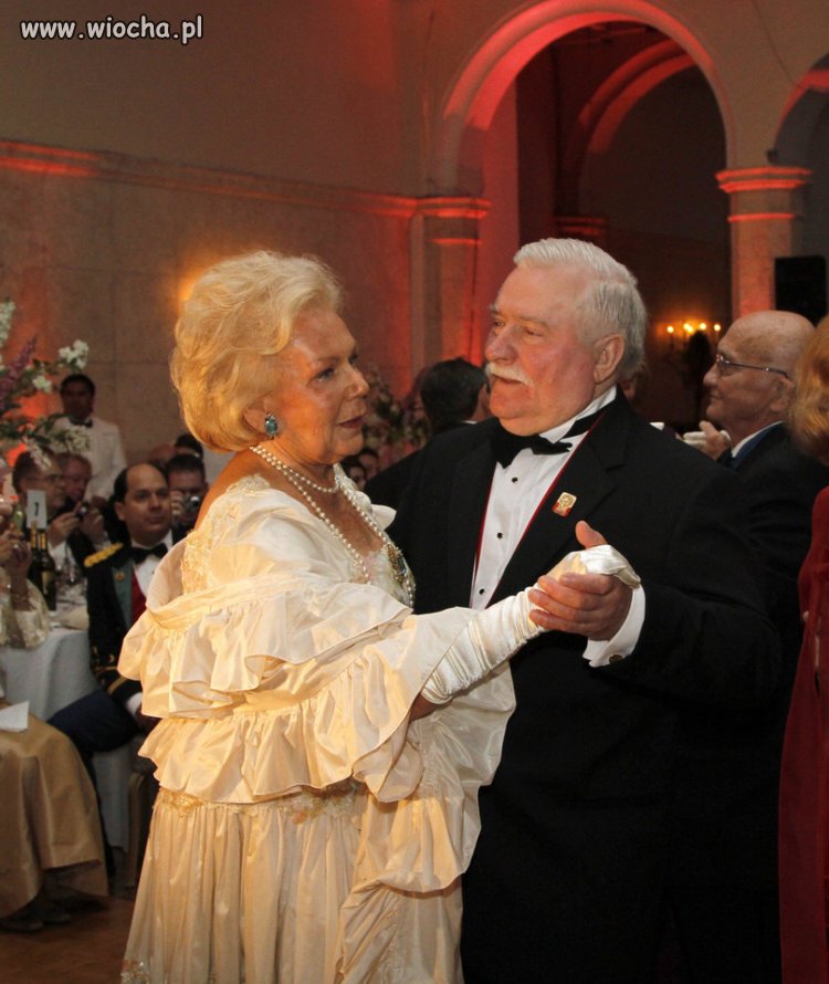 Wałęsa niechciany na balu milionerów.