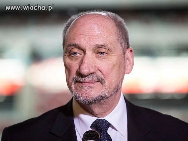 Ogłasza przetarg na śmigłowce, które miały być 