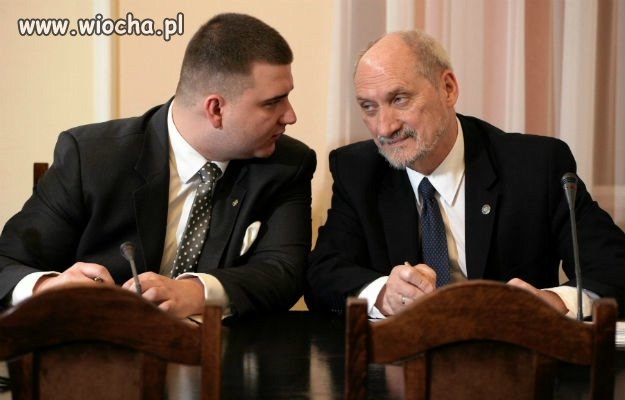 Bartłomiej Misiewicz odejdzie, gdy tylko wróci z urlopu