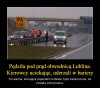Kobieta za kółkiem
