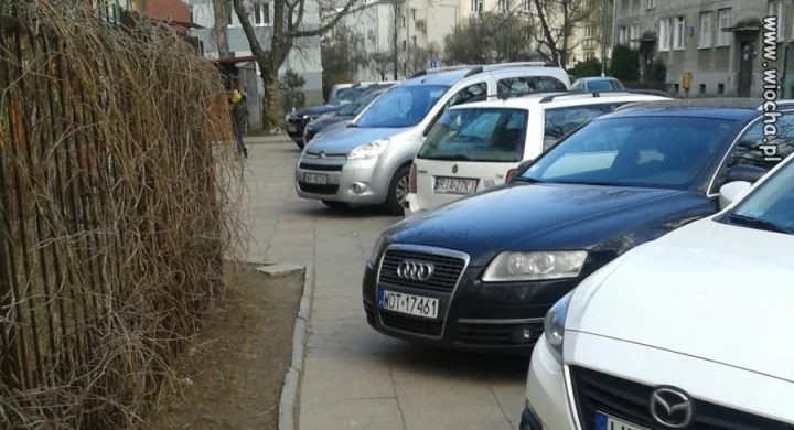 Zaparkuj tak jeszcze raz...