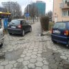 Na parkingu dalej uwięzionych 12aut