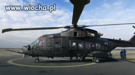 śmigłowiec Antoniego już awaryjnie siada 