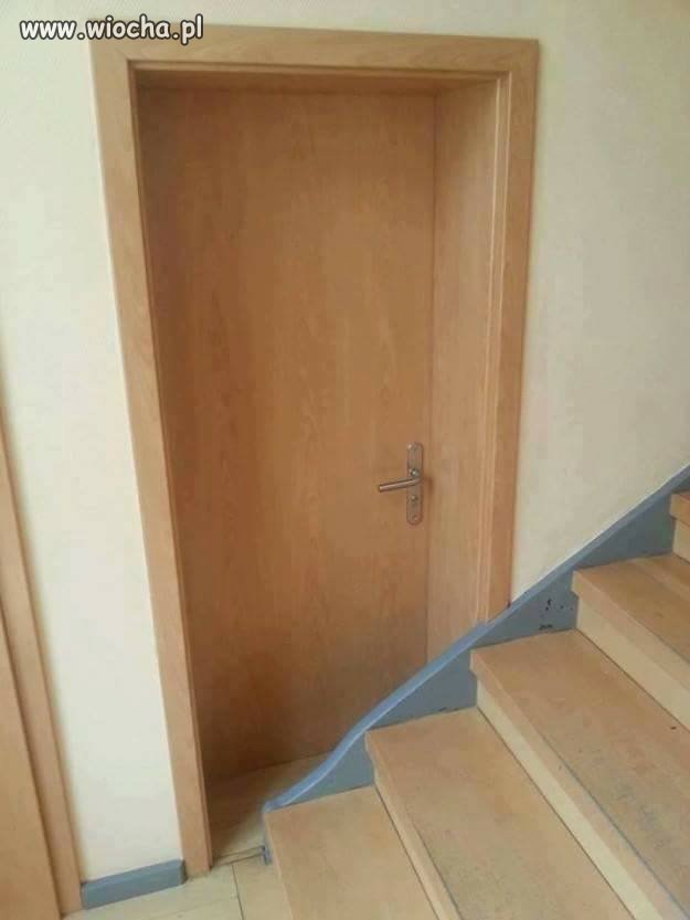 Nie ma to jak drzwi w idealnym miejscu 