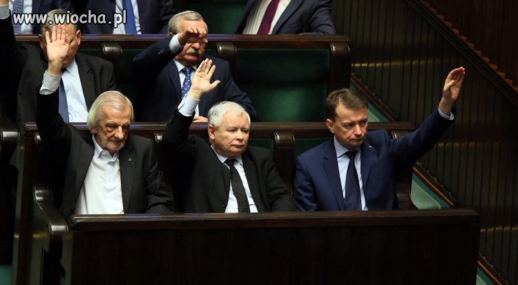 Szeregowy poseł wezwał ministrów na kosultację...