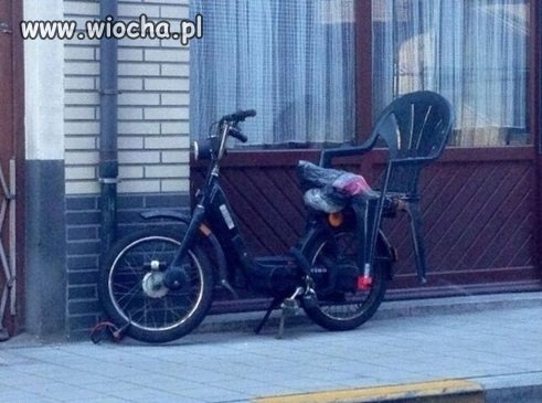 Sądząc po foteliku