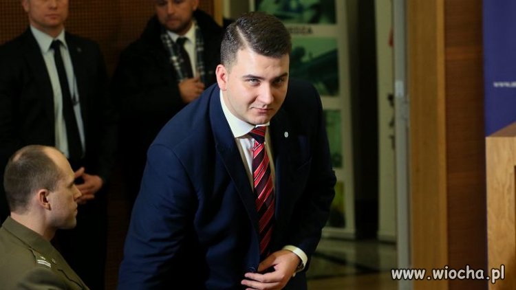 Misio ma już nową pracę, wujek Antoś załatwił