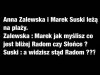  Zalewska i Suski leżą na plaży