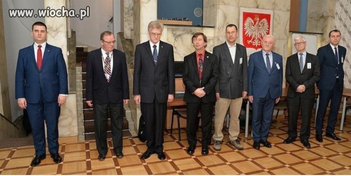 Znikają od lewej. 