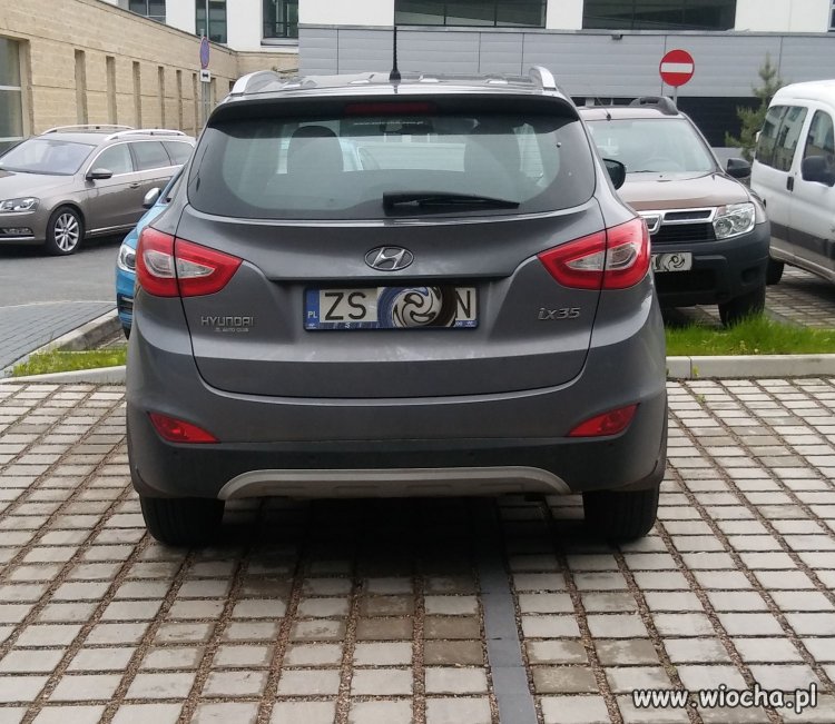 Szpitalny parking. Mam nadzieję że 