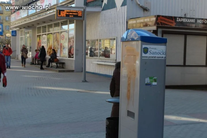 Parkomaty zdewastowane.