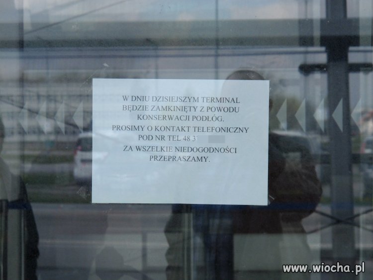 Na drzwiach Portu Lotniczego w Radomiu