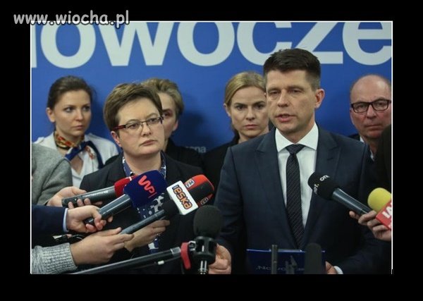 "Pragnę oświadczyć że jestem na spodzie"