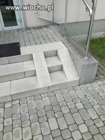 Podjazd dla inwalidów w Nowym Sączu