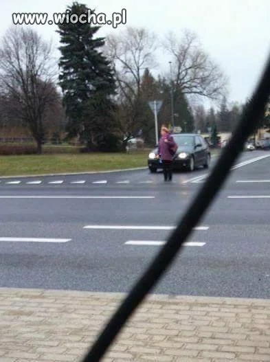 Znak "ustąp pierwszeństwa"