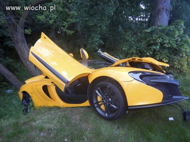 Rozbił cudze auto warte "bańkę"