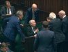 I kupcie mi jeszcze białe wino i białe róże 