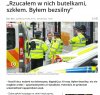 Może powinien kredkami rzucać?Uczciwi są bezbronni