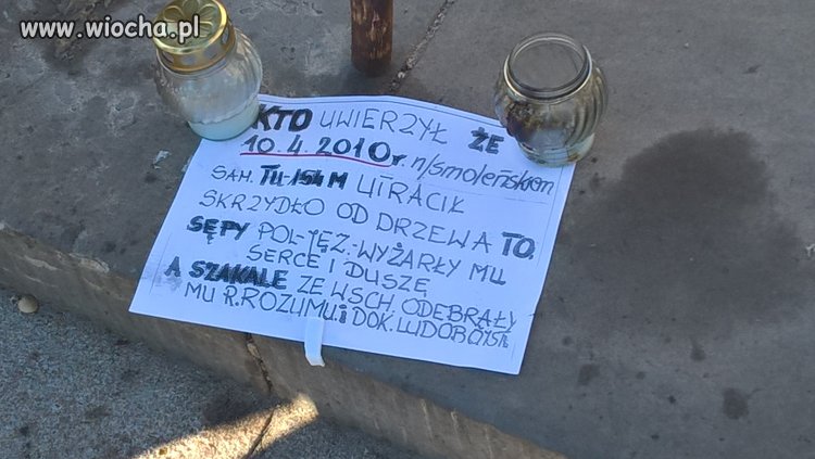 Ogłoszenia z pod Pałacu Prezydenckiego. 