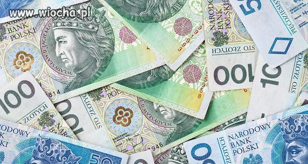 Średnia krajowa w Polsce to 4400 zł.