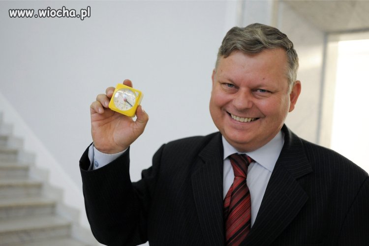 Dlaczego poseł Suski wrzucił budzik do rzeki?