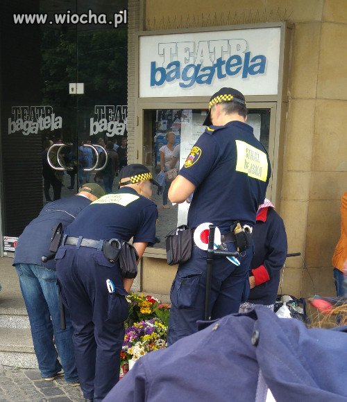 Kraków - "Dzielni" panowie wypisują mandat