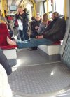 Żul jedzie tramwajem a tramwaj żulem