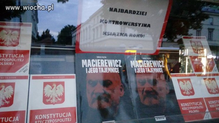 W księgarni