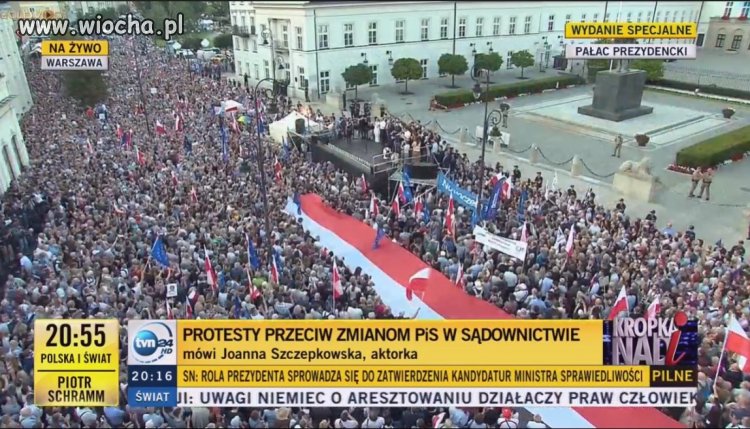 Naród Dziekuje PiS-owi za ustawę o sądach