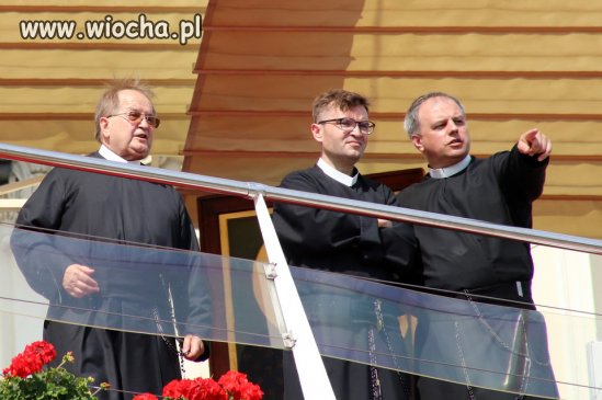 Szok żeby w XXI w tak ludzi kręcił kościół