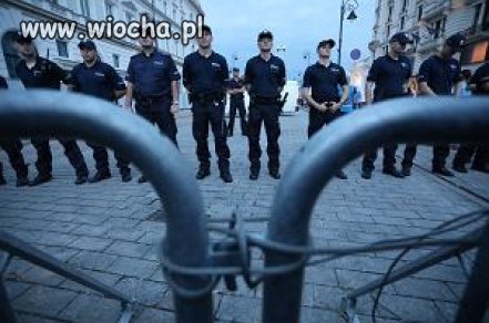 Kosztami obstawy miesięcznic obarczymy opozycję