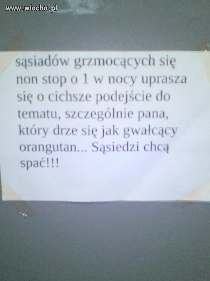 Na klatce. 