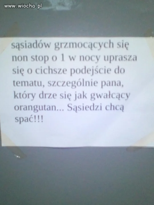 Na klatce. 
