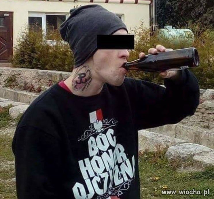 Nowy "powstaniec" z kolan