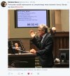 A komuniści nadal w pierwszym szeregu 
