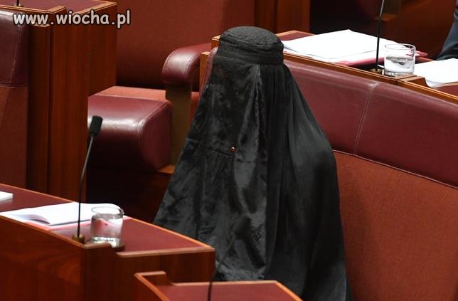 I jest pełna rozpoznawalność i identyfikacja osoby