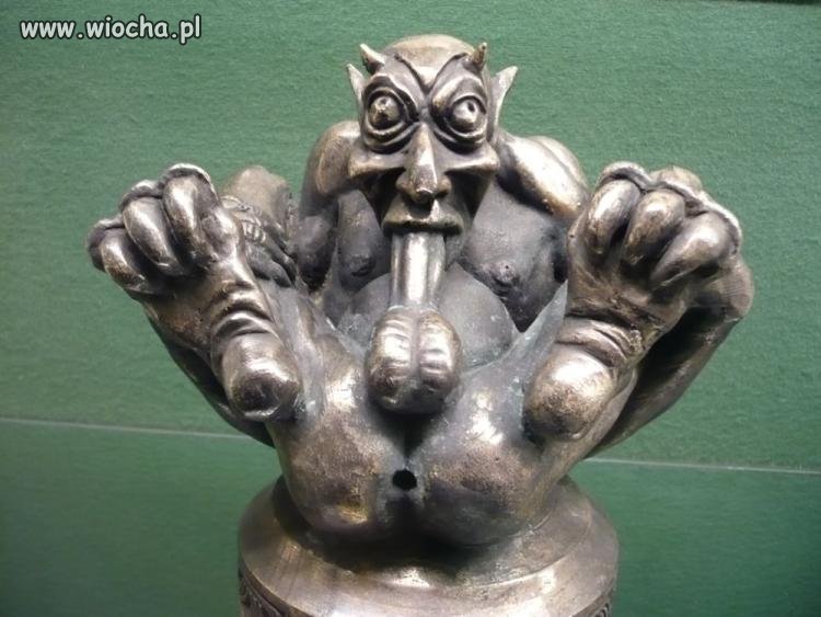 W muzeum zastrzeliłem.