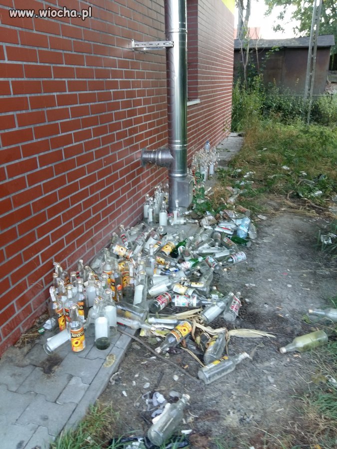 Policz butelki.