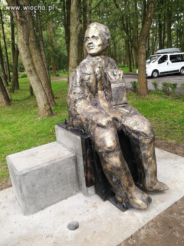 Pomnikomania