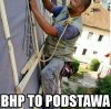 Tytuł w tle.