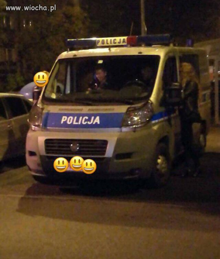 Ciężko pracujący policjanci 