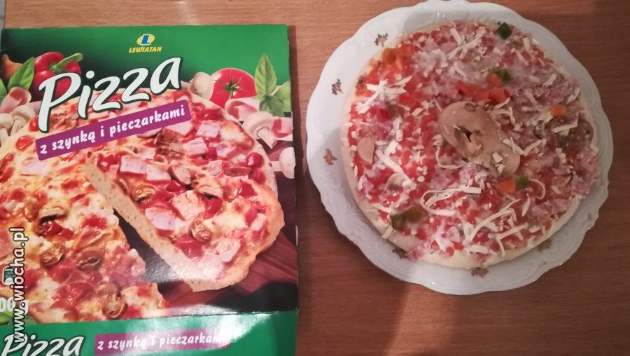 Pizza z pieczarkami