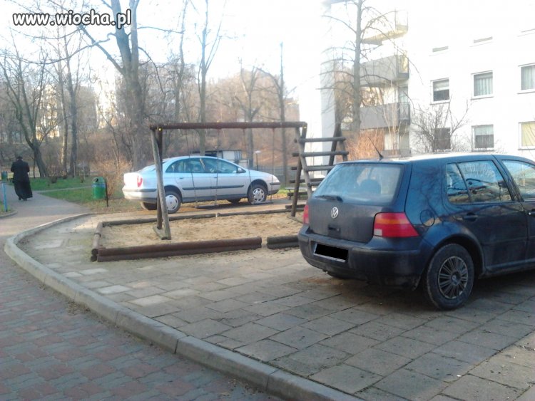 A na placu zabaw...