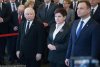 Wygląda jakby się kogoś albo czegoś bał