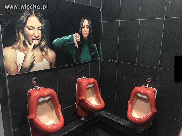 Demowtywująco w toalecie