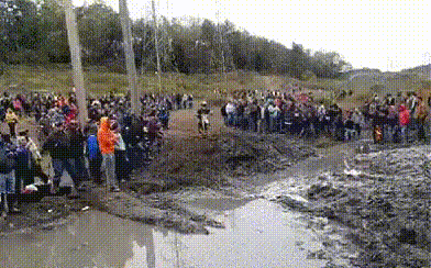 Tak tak...