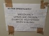 Zwrócili uwagę sprzątaczce, żeby umyła okna
