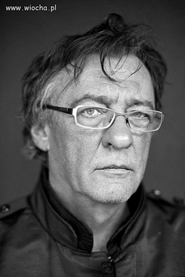 Janusz R, ponoć pisarz , "żartuje",nazywając